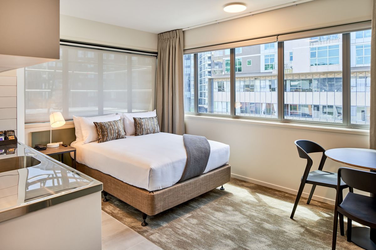 petite double studio apartment 1
