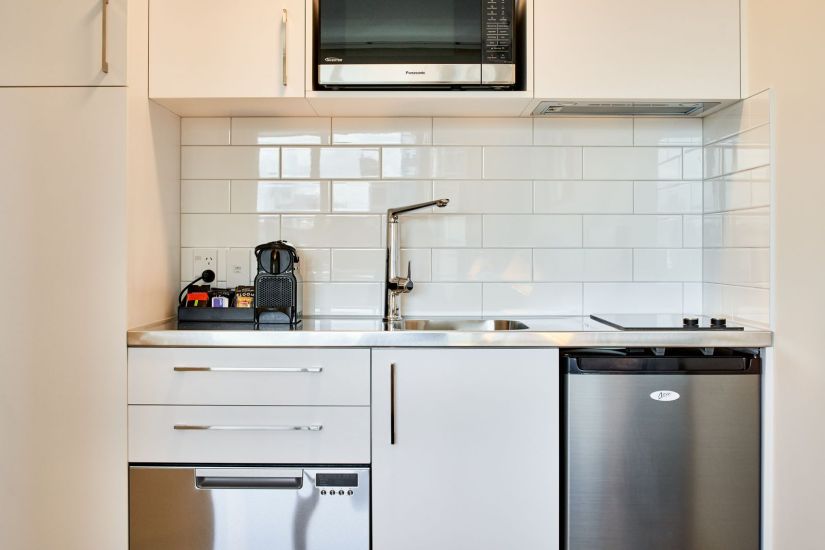 petite queen studio apartment 3