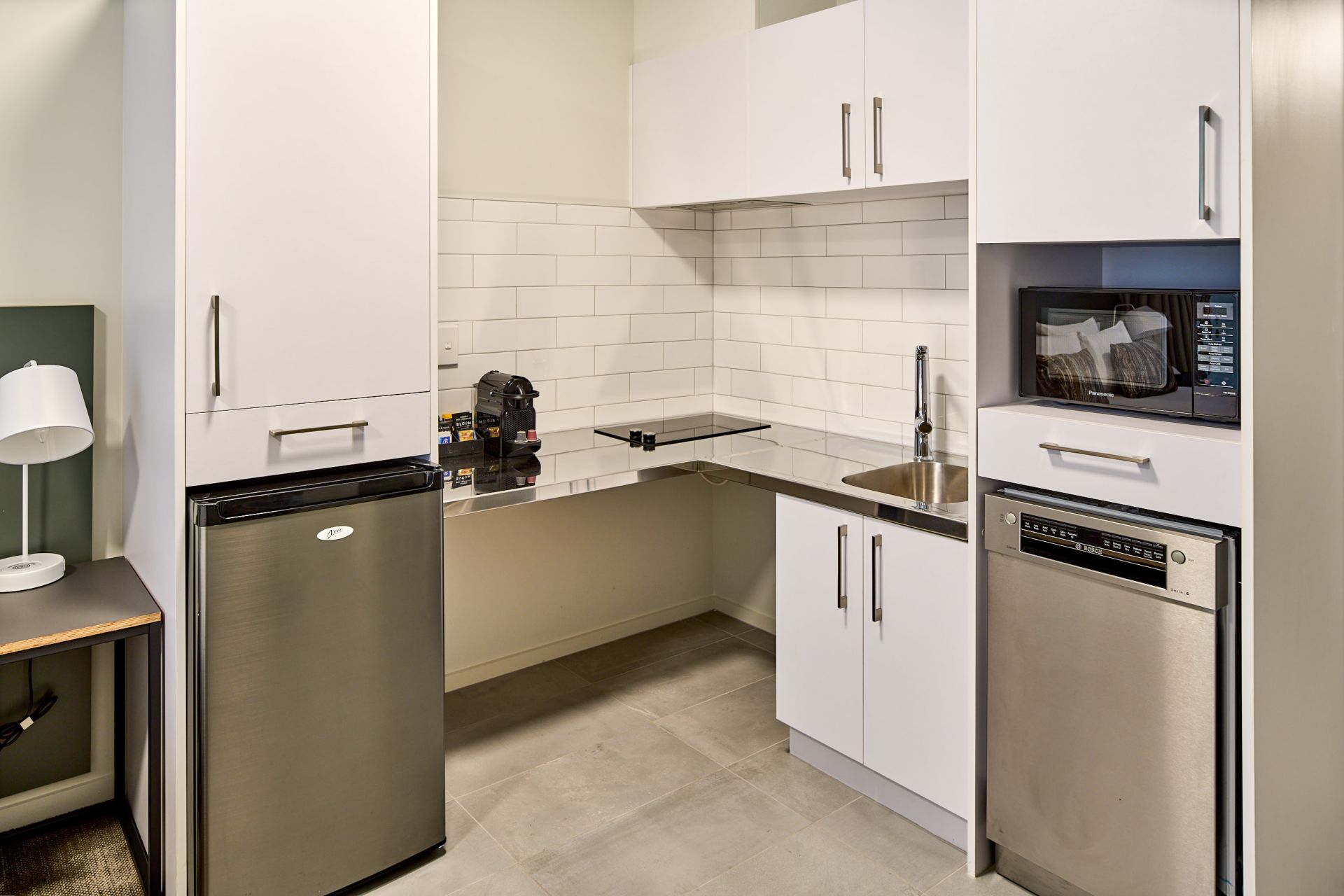petite queen studio apartment 4