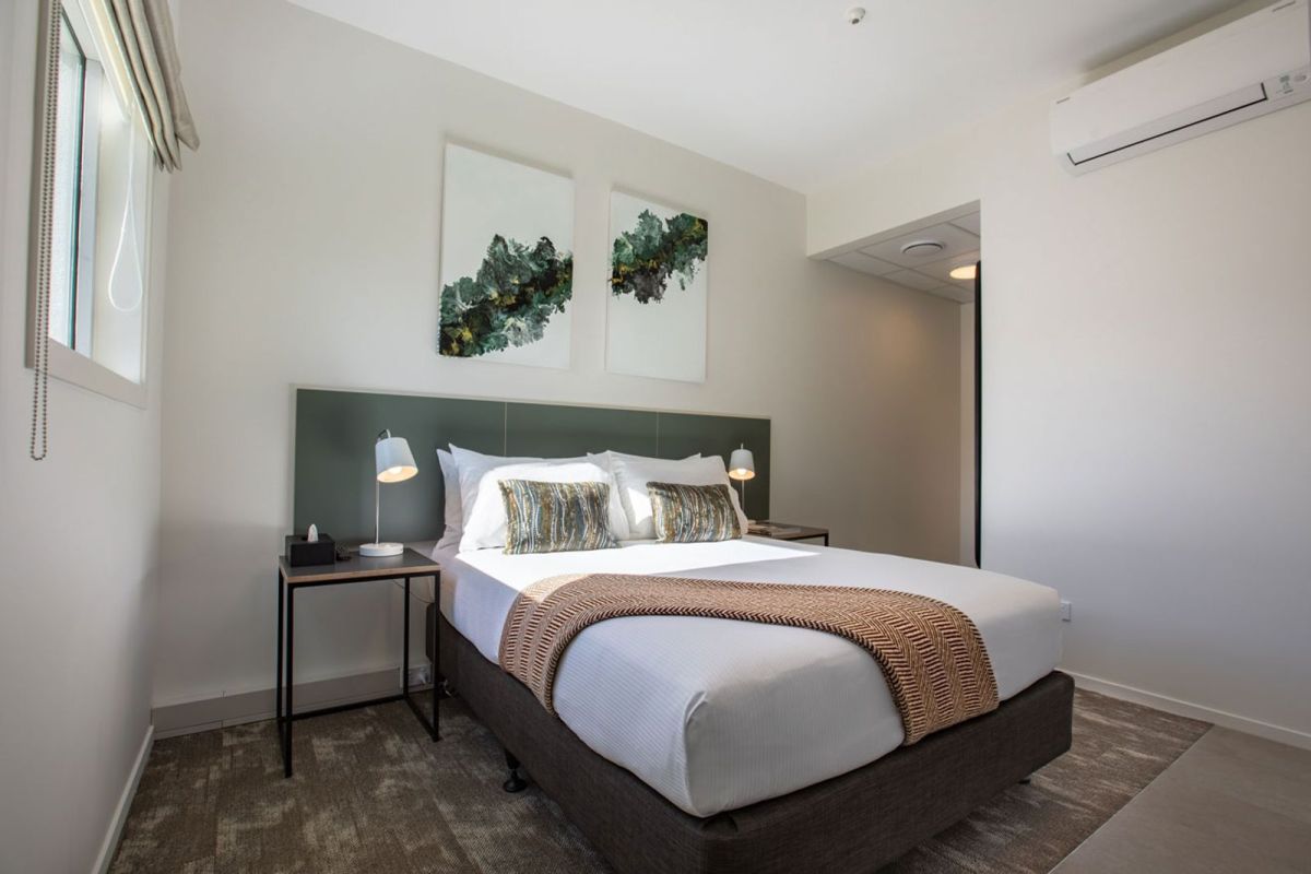 petite double studio apartment 1