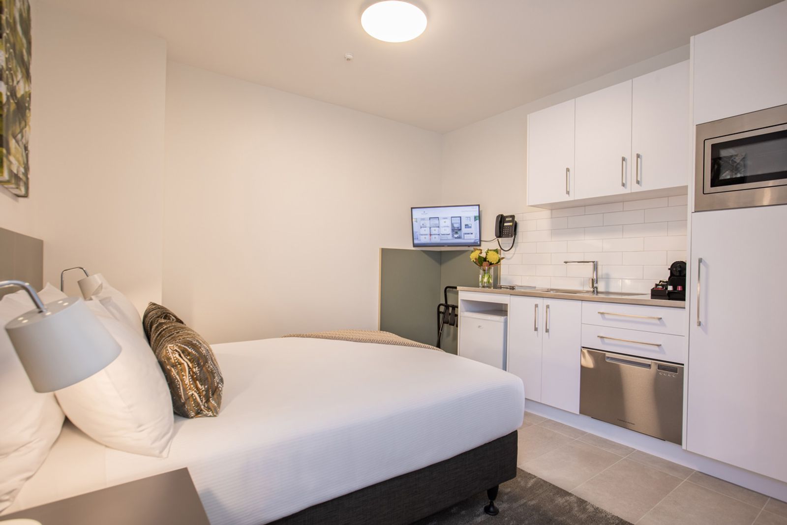petite double studio apartment 2