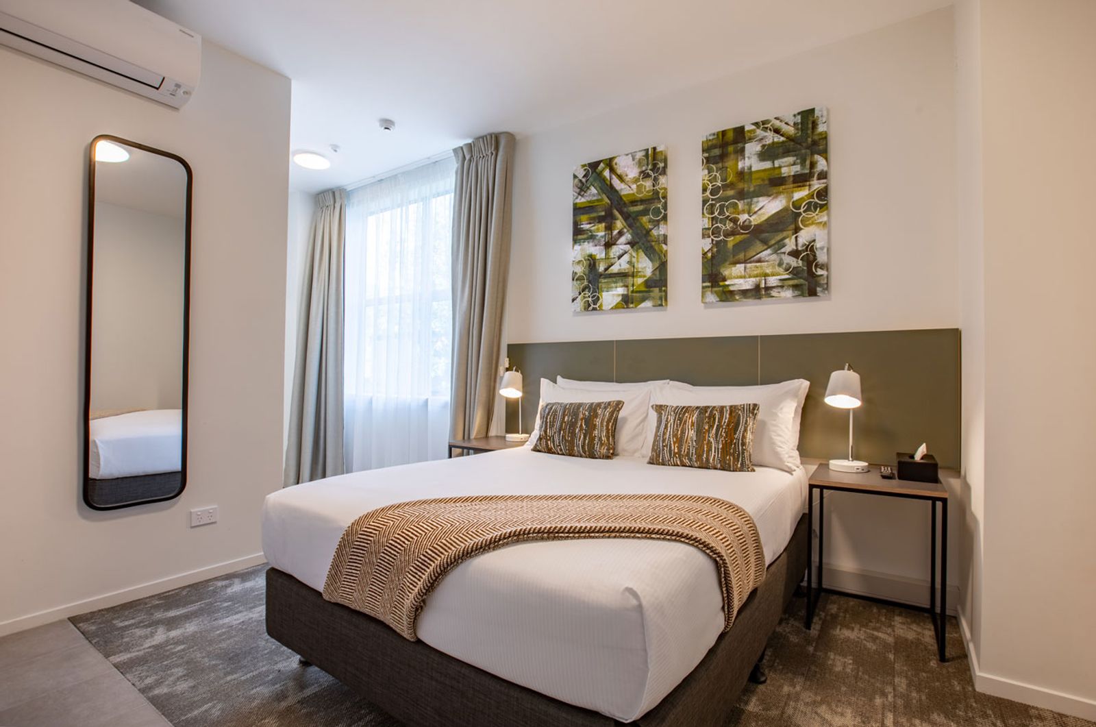 petite double studio apartment 3